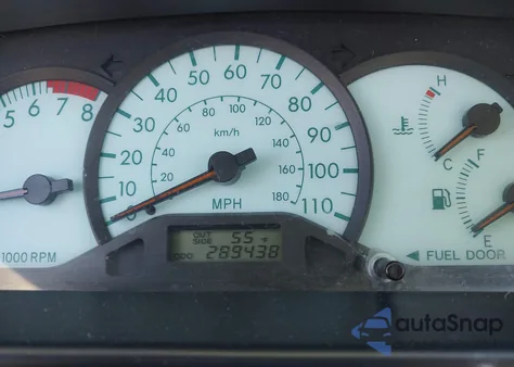 2004 Toyota Corolla Le z USA, uszkodzony, nr VIN 1NXBR32E24Z195280